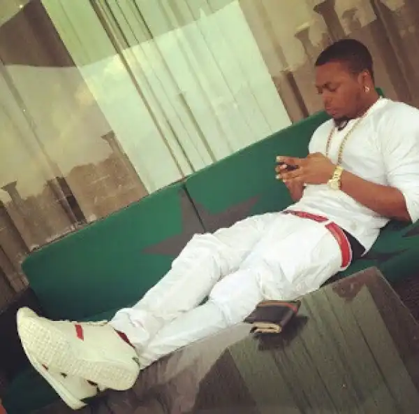 BADDEST GUY EVER LIVETH! Olamide Flaunts A Wallet Full Of Cash [See Photo]